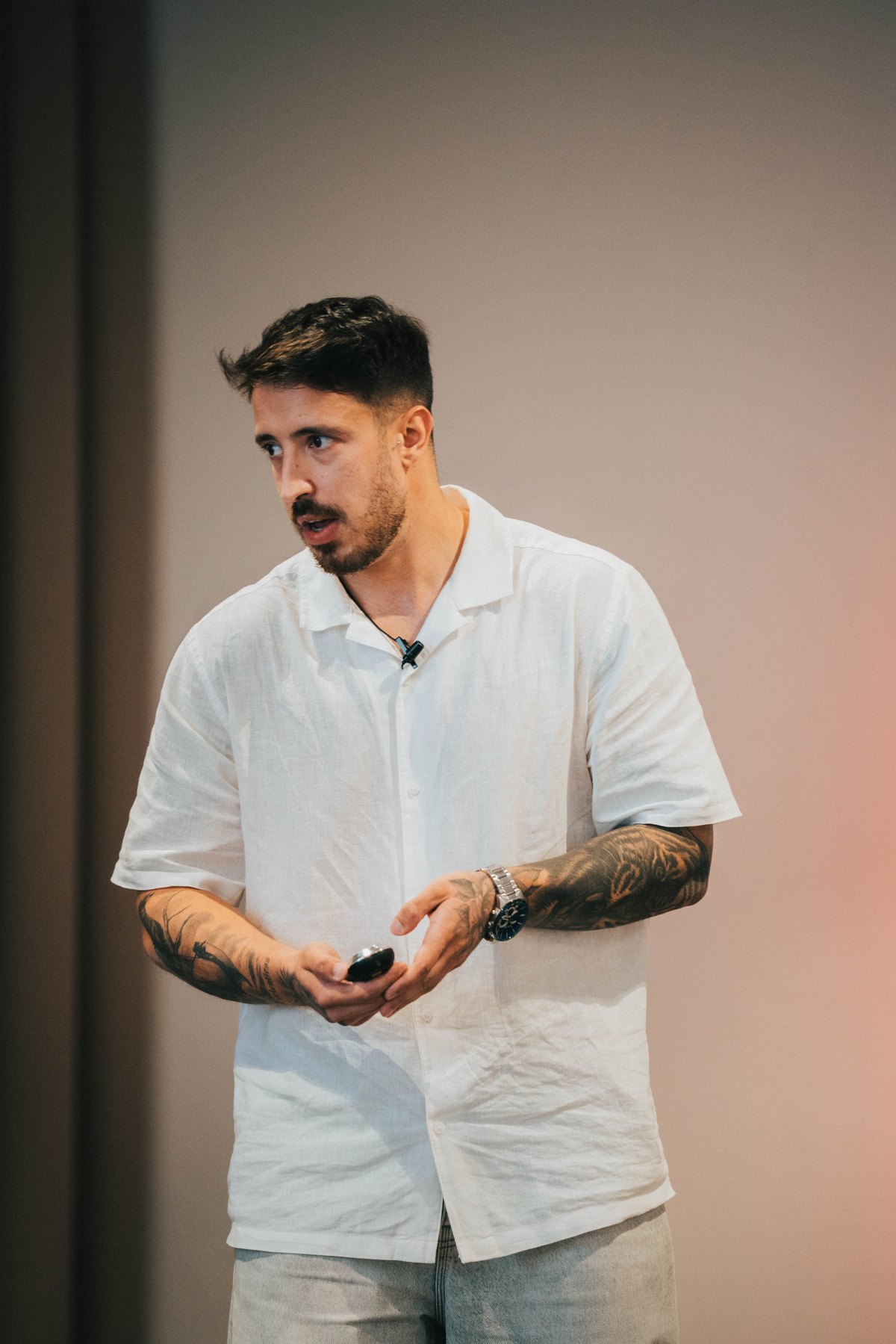 Afonso Costa a apresentar num evento